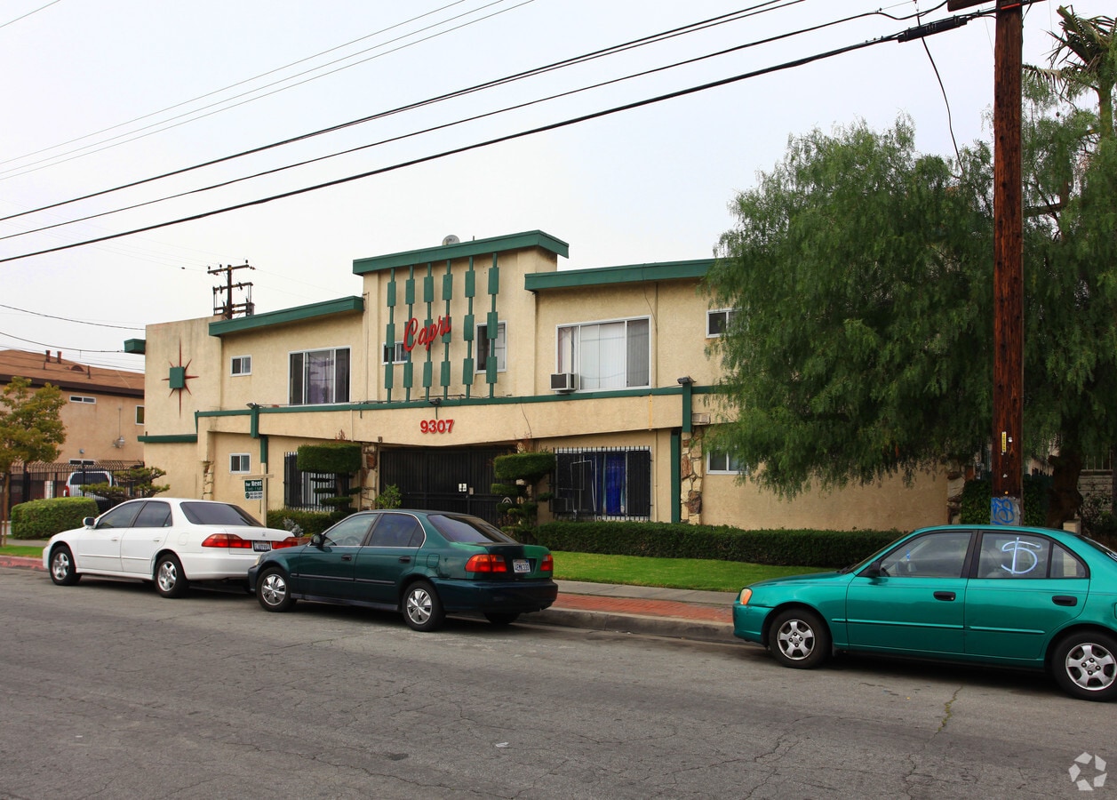 Capri Apartments - Capri Apartments