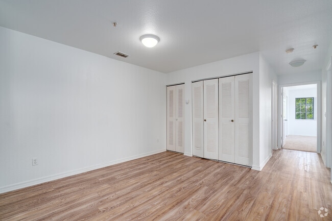 Catalina- 3BR, 2BA - 1151SF - Dining Room