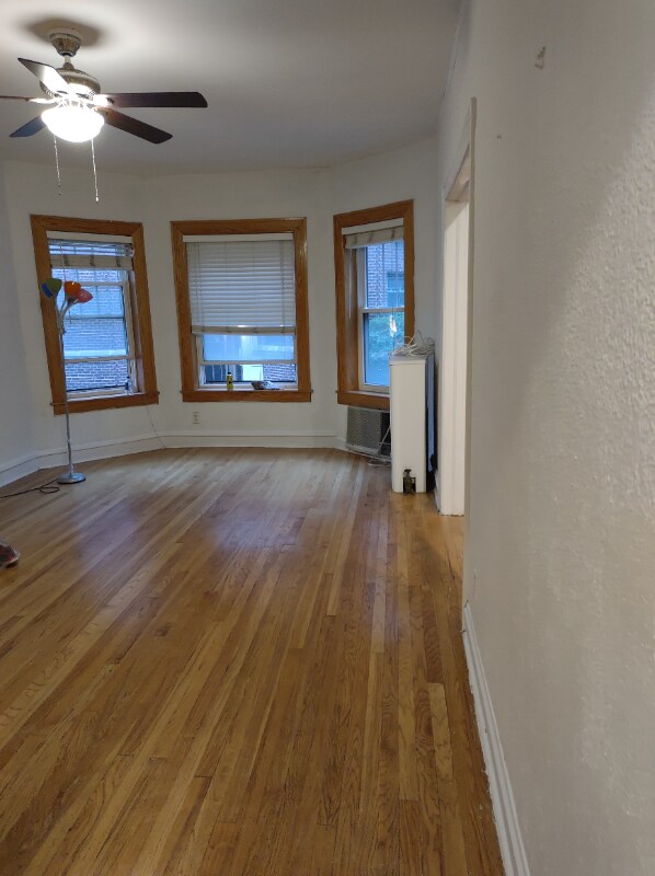 Photo - 539 W Addison St Unit Apt 1S