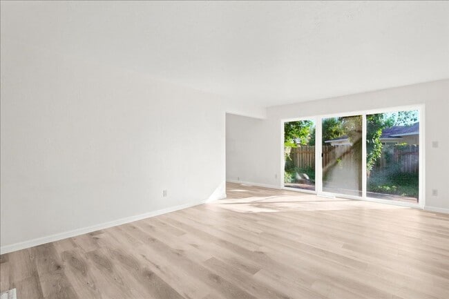 Photo - 5121 Earls Ct