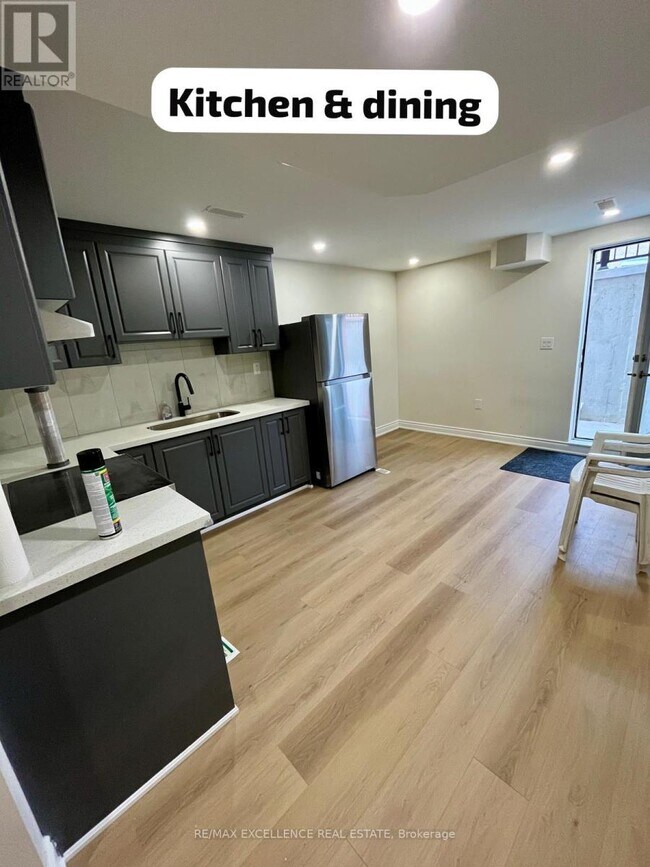 Photo - 27 Bachelor St