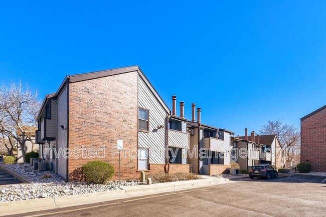 Building Photo - 11971 E Harvard Ave Unit Apt 201