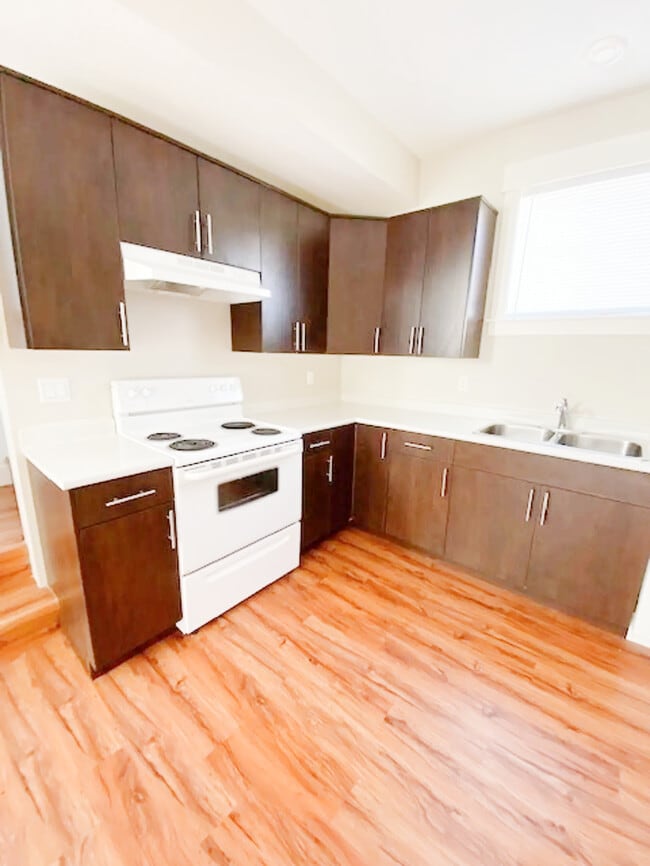 Building Photo - 9113 101 Ave