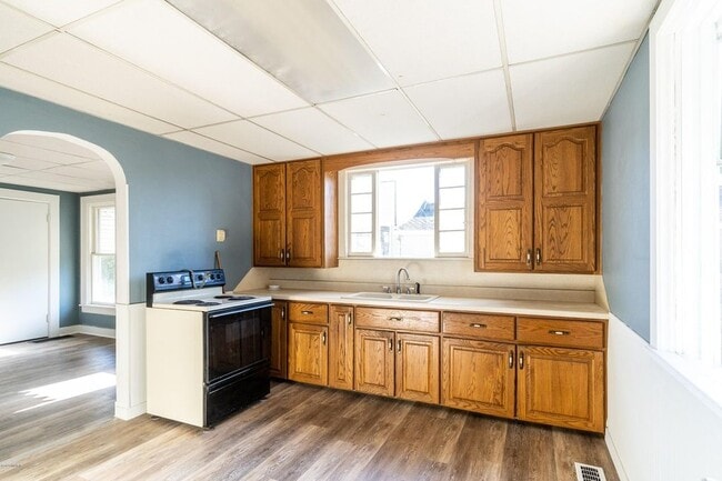 Photo - 807 N Eaton St