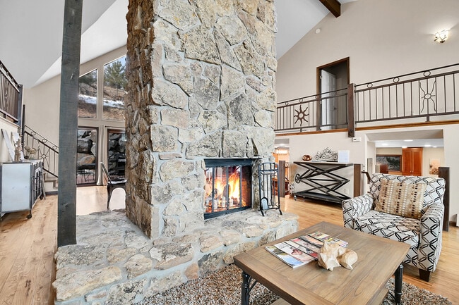 Photo - 1177 Hyland Dr