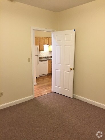 Building Photo - 142 Berkshire St Rental