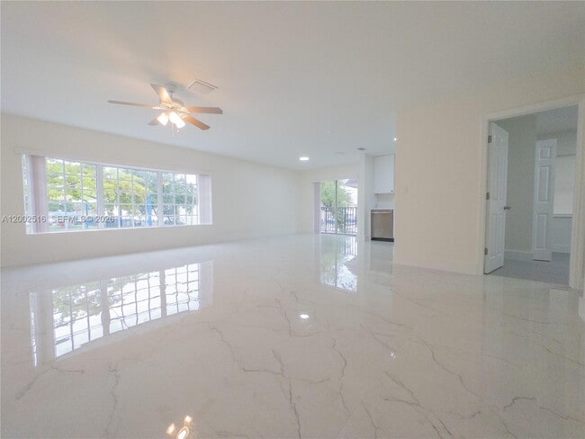 Photo - 5400 NW 18th St Unit 3N