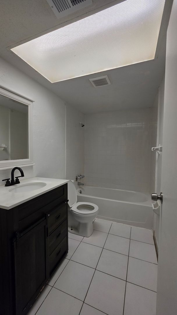 Photo - 2 Bedroom 1 Bath Apartment Home Unidad 1140-221