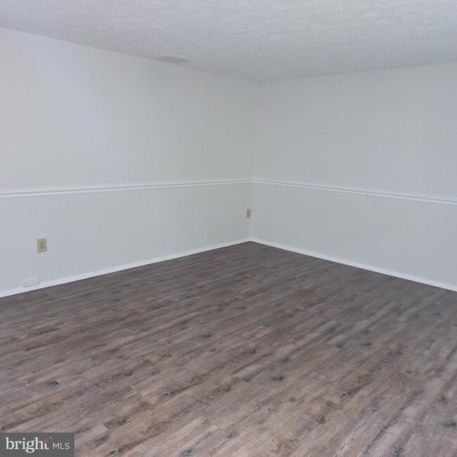 Photo - 1758 Springfield Ln