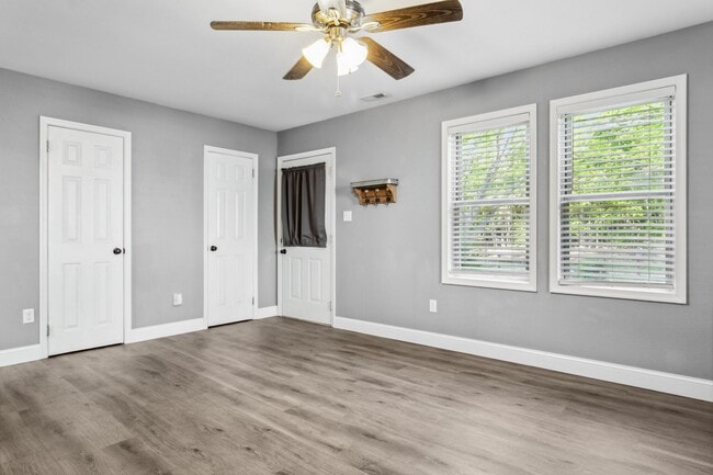 Photo - 409 Goosley Rd