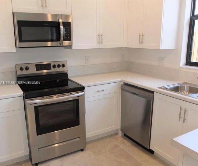 Photo - 407 NE 208th Terrace