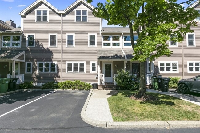 Photo - 8 Locust Ln
