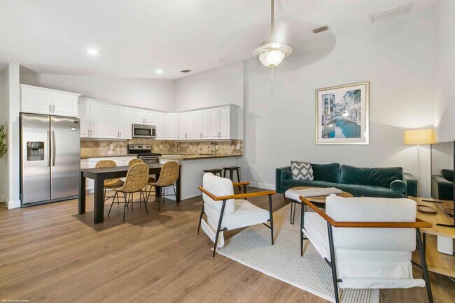Building Photo - 1120 Hyacinth Pl Rental
