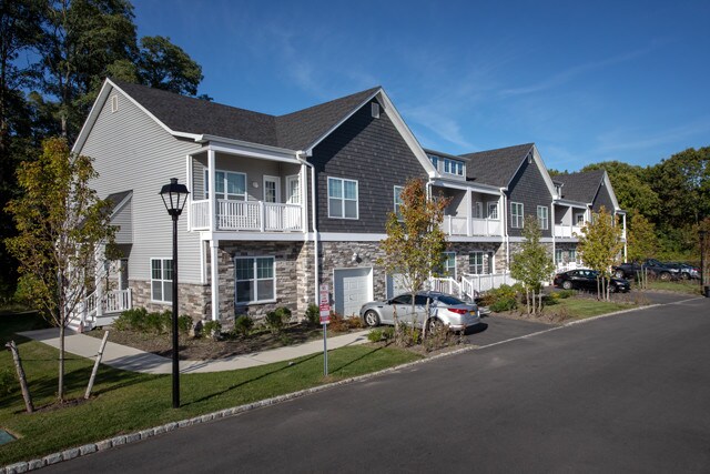 Fairfield Townhouses at Selden