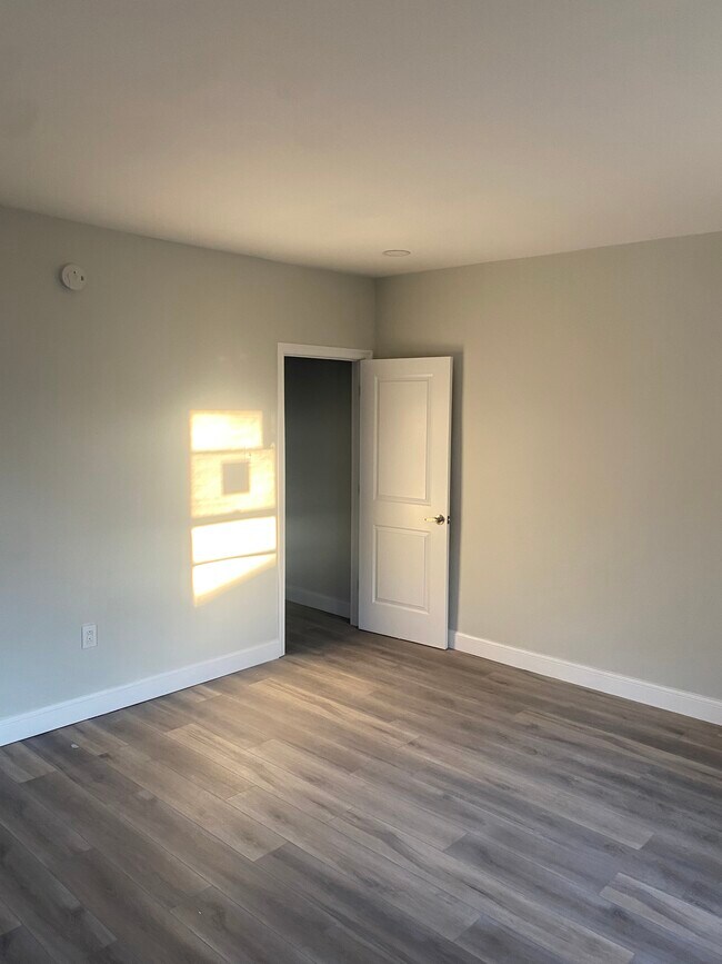 Closest - 808 S 49th St Unit 2