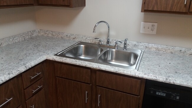 Photo - 1386 Lincoln Dr Unit B