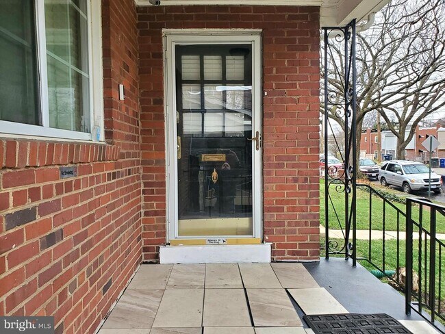 Photo - 30 53rd St SE