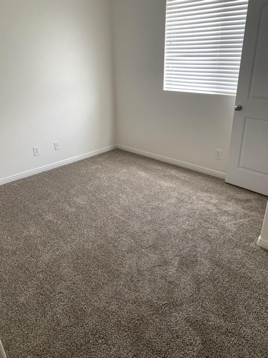 Bedroom 2 - 999 Village River Ln Unit B11