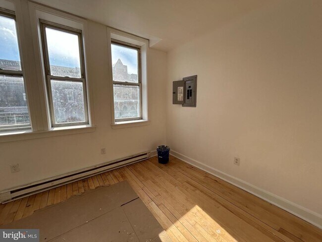 Photo - 2823 W Girard Ave Unidad 2F