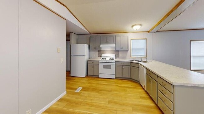 Photo - 147 American Ave