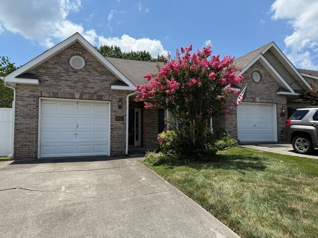 Building Photo - Beautiful 2 Bedroom 2 Bath House in Halls