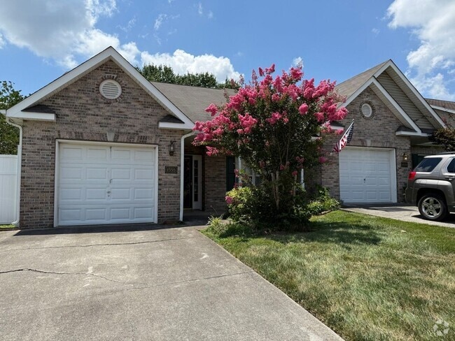Building Photo - Beautiful 2 Bedroom 2 Bath House in Halls