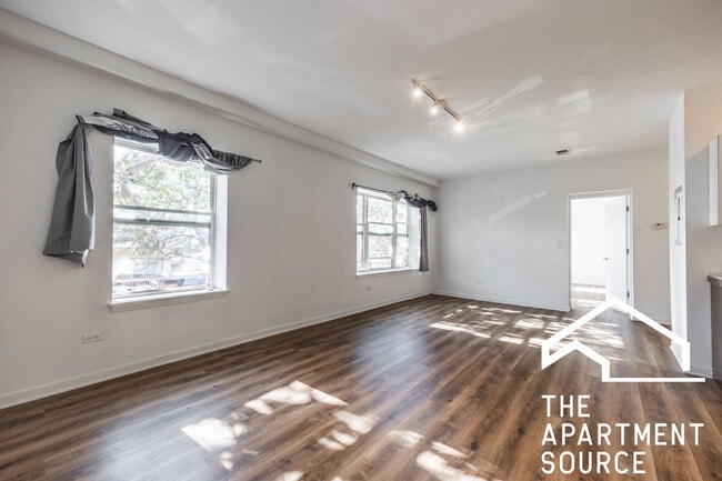 Photo - 1545 W Glenlake Ave Unit 2D