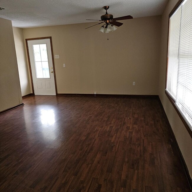 Building Photo - 1603 W Main St Rental