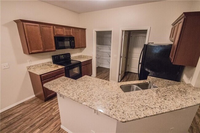 Photo - 1242 Marigold Rd