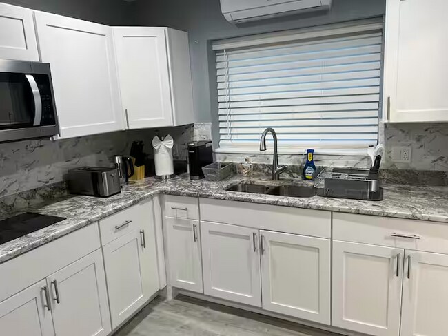 Photo - 11334 74th Ave Unit 2B