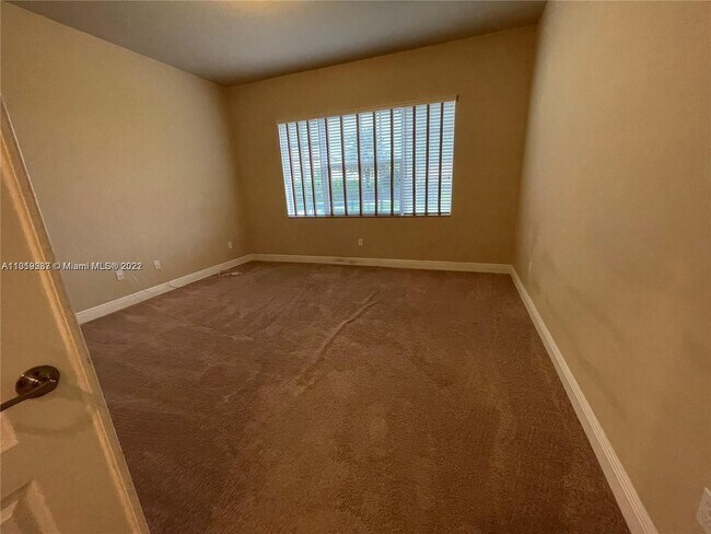 Photo - 9050 Edgewater Bend