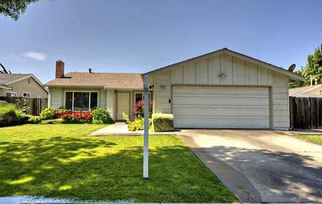 Charming 3-Bedroom Home in Fremont!! - Charming 3-Bedroom Home in Fremont!!
