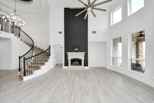 Photo - 2614 Orleans Way