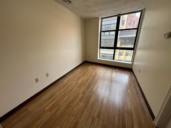 Photo - 76 Essex St Apartments