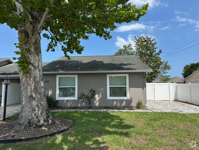 Building Photo - 2821 Nordman Ave Rental