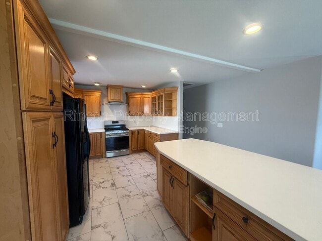 Photo - 2810 Sherwin Ave Unit A