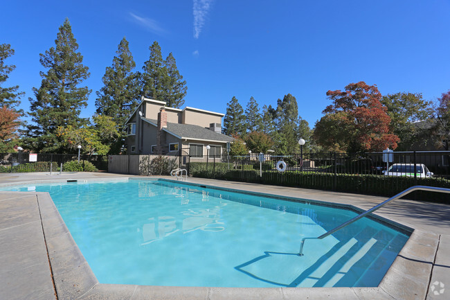 Building Photo - Quail Pointe Rental