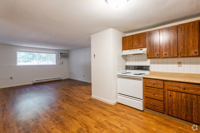 2BR, 1BA - 750 SF