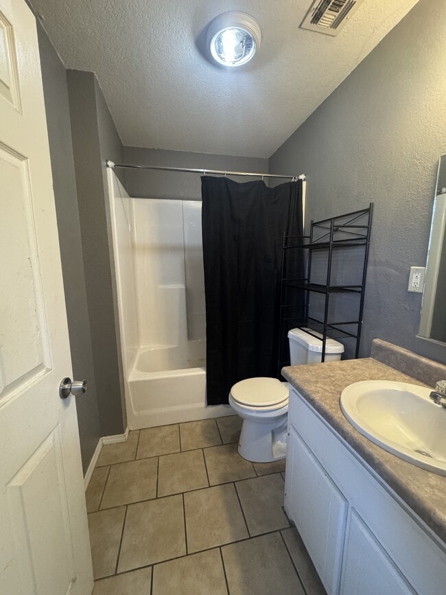 Photo - 609 Le Flore Ave