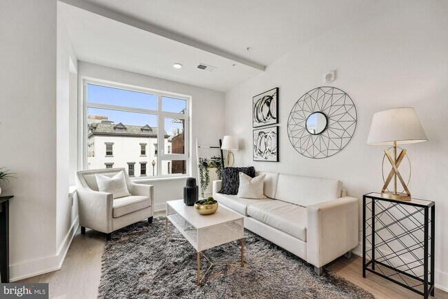 Building Photo - 3831 Georgia Ave NW Unit 401