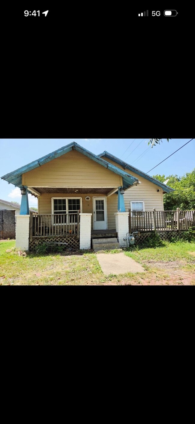 Building Photo - 308 Old Willow St