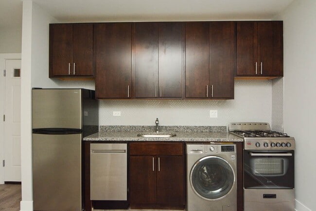 Photo - 434.5 W Belden Ave Unit 602B