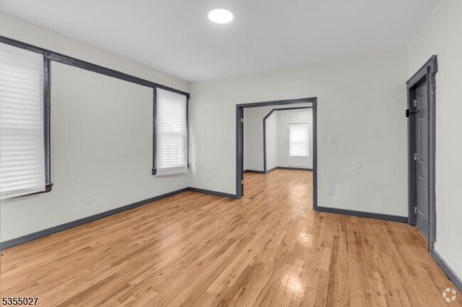 Building Photo - 669 S 17th St Rental