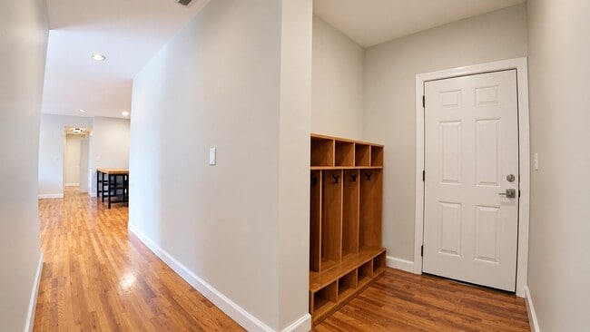 6005 N Kimball Ave Unit 2A