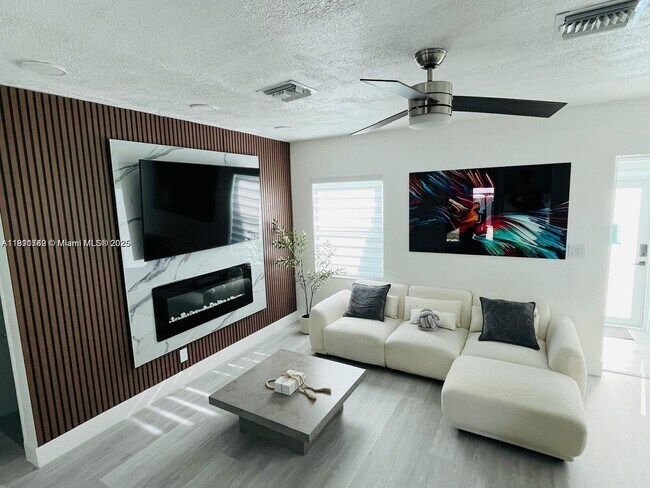 Photo - 872 NW 16th Terrace