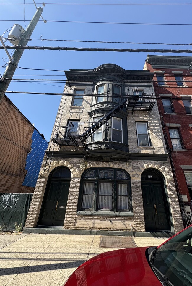 Building Photo - 513 Palisade Ave Unit 2
