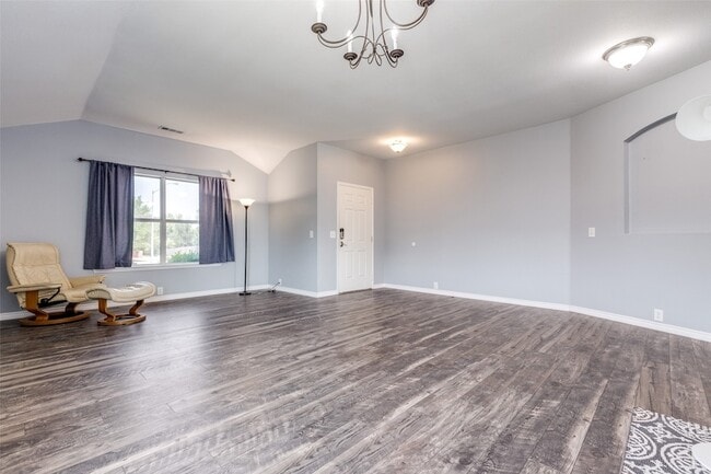 2402 Pheasant Run