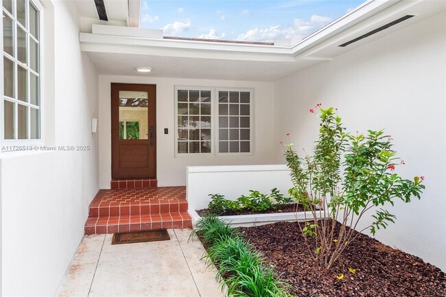 Photo - 1230 Obispo Ave