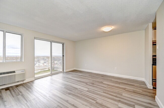 Photo - Grand Central Place