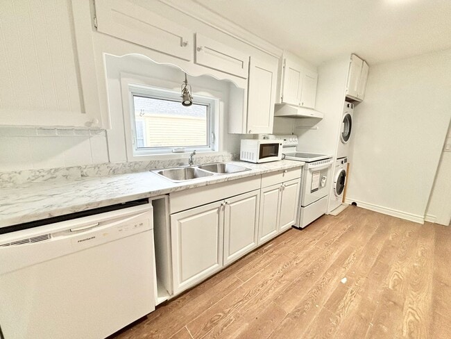 Photo - 218 St John St Unit 218